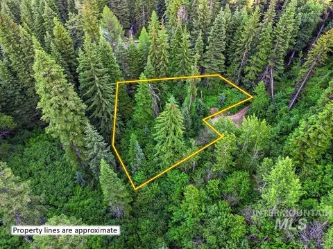 000 Cougar Dr, Cascade, ID 83611 photo 3