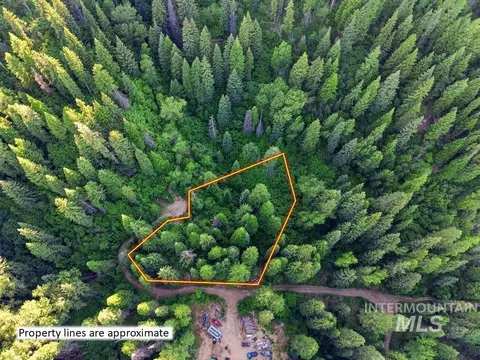 000 Cougar Dr, Cascade, ID 83611 photo 1