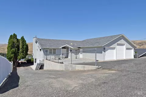 311 Kings Ln, Asotin, WA 99402
