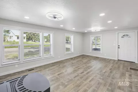 311 N School St, Cascade, ID 83611 photo 7