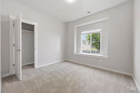Bedroom - 1010 N Chastain Ln, Eagle, ID 83616 photo 5 of 6