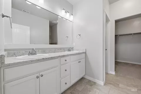 Entry Way - 1010 N Chastain Ln, Eagle, ID 83616 photo 4 of 5