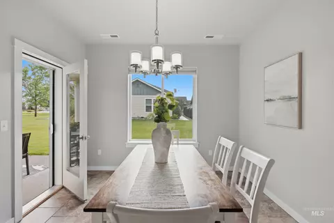 Dining - 1010 N Chastain Ln, Eagle, ID 83616 photo 1 of 2