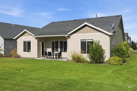 Exterior - 1010 N Chastain Ln, Eagle, ID 83616 photo 5 of 8