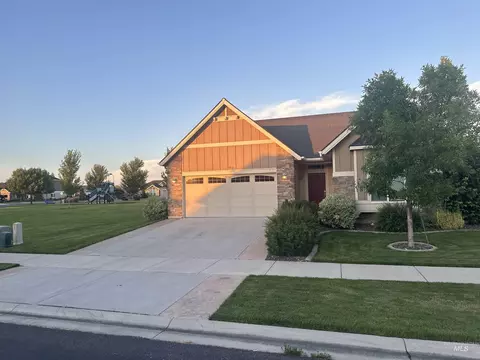 Exterior - 1010 N Chastain Ln, Eagle, ID 83616 photo 1 of 8
