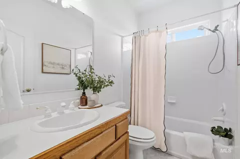 Bath - 15181 Drury Ln, Caldwell, ID 83605 photo 4 of 4