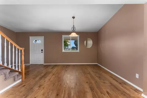 Living - 17441 Upper Pleasant Ridge Rd, Caldwell, ID 83607 photo 1 of 3