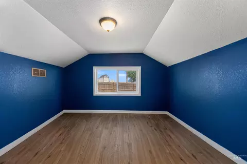 Bedroom - 17441 Upper Pleasant Ridge Rd, Caldwell, ID 83607 photo 1 of 12