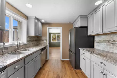 Kitchen - 17441 Upper Pleasant Ridge Rd, Caldwell, ID 83607 photo 3 of 5