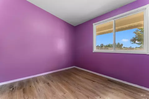 Bedroom - 17441 Upper Pleasant Ridge Rd, Caldwell, ID 83607 photo 4 of 12