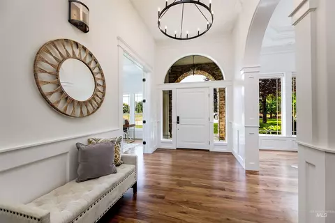 Entry Way - 103 S Alder Ln, Eagle, ID 83616 photo 1 of 2