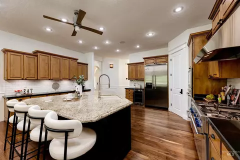 Kitchen - 103 S Alder Ln, Eagle, ID 83616 photo 3 of 4