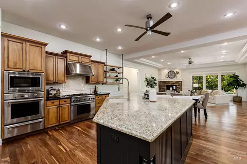 Kitchen - 103 S Alder Ln, Eagle, ID 83616 photo 2 of 4