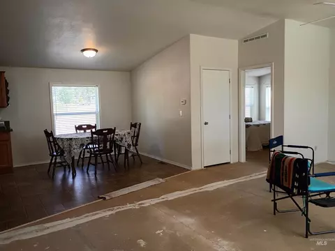 Dining - 1127 E 720 N 1127 E 720 N, Richfield, ID 83349 photo 1 of 1