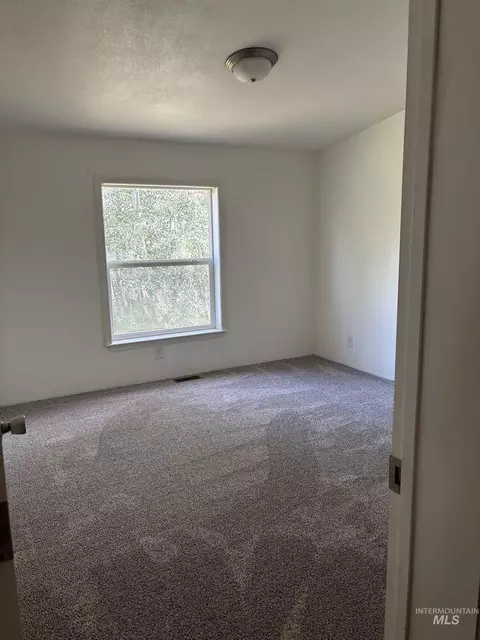 Bedroom - 1127 E 720 N 1127 E 720 N, Richfield, ID 83349 photo 3 of 3
