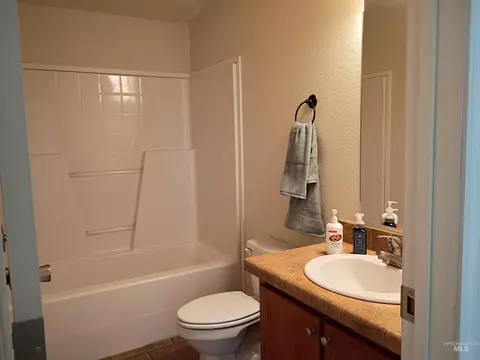 Bath - 1127 E 720 N 1127 E 720 N, Richfield, ID 83349 photo 6 of 6