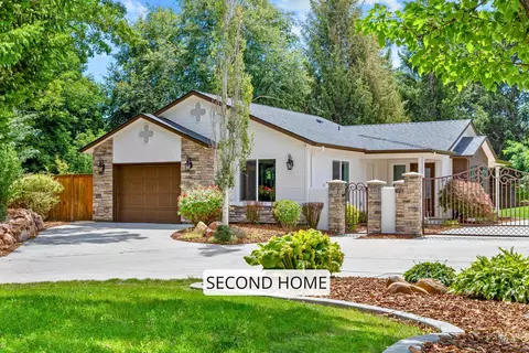 Exterior - 441 W Fordham Dr, Eagle, ID 83616 photo 1 of 8