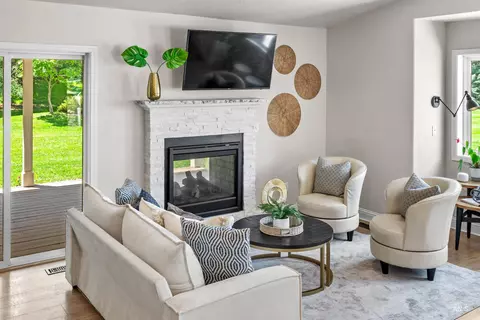 Living - 441 W Fordham Dr, Eagle, ID 83616 photo 3 of 3