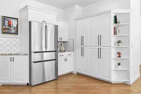 Kitchen - 441 W Fordham Dr, Eagle, ID 83616 photo 3 of 5