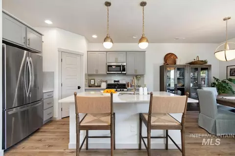 Kitchen - 5948 W Hamm Ln, Eagle, ID 83616 photo 4 of 5