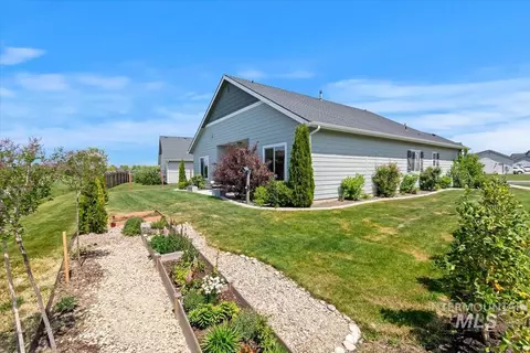 Exterior - 5948 W Hamm Ln, Eagle, ID 83616 photo 3 of 6