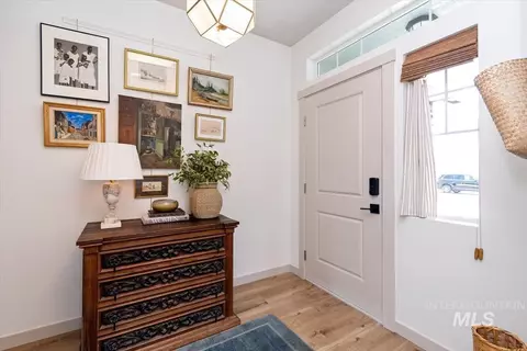 Entry Way - 5948 W Hamm Ln, Eagle, ID 83616 photo 1 of 2