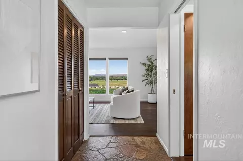 Entry Way - 4230 E Chinden Blvd, Eagle, ID 83616 photo 1 of 1