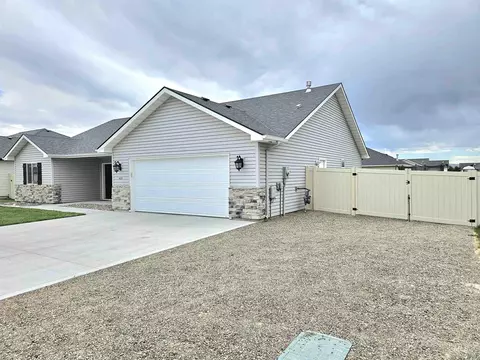 Exterior - 919 Gem Ave, Kimberly, ID 83341 photo 1 of 3