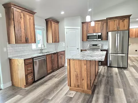 Kitchen - 919 Gem Ave, Kimberly, ID 83341 photo 3 of 3