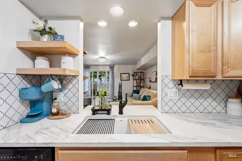 Kitchen - 312 N Eagle Glen Ln, Eagle, ID 83616 photo 2 of 4
