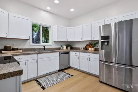 Kitchen - 149 S Cobblestone Way, Eagle, ID 83616 photo 1 of 4