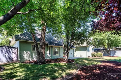 Exterior - 149 S Cobblestone Way, Eagle, ID 83616 photo 2 of 8