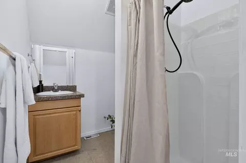 Bath - 149 S Cobblestone Way, Eagle, ID 83616 photo 5 of 5