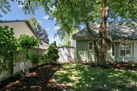 Exterior - 149 S Cobblestone Way, Eagle, ID 83616 photo 3 of 8