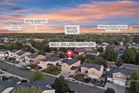369 E Willowcreek Dr, Middleton, ID 83644 photo 2