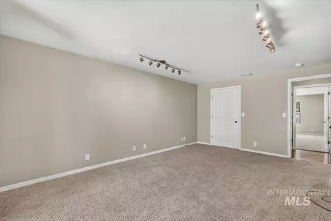 935 N Edgewood Ln, Eagle, ID 83616 photo 24