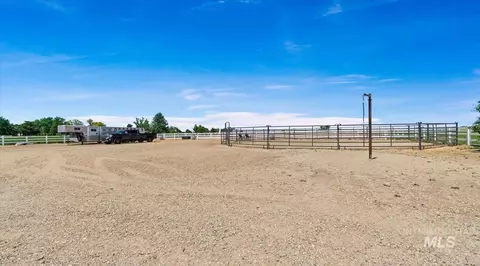 Exterior - 4376 E King Rd, Kuna, ID 83634 photo 9 of 15