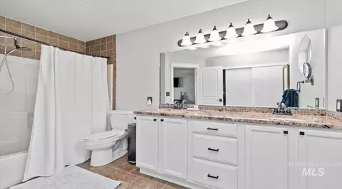 Bath - 4376 E King Rd, Kuna, ID 83634 photo 2 of 4