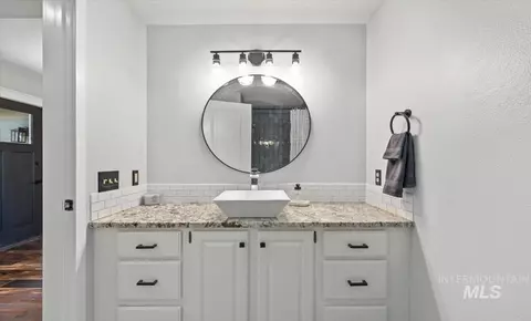 Bath - 4376 E King Rd, Kuna, ID 83634 photo 3 of 4