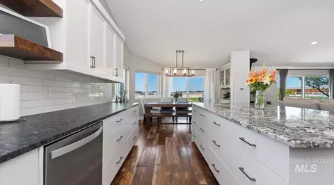 Kitchen - 4376 E King Rd, Kuna, ID 83634 photo 4 of 5