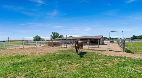 Exterior - 4376 E King Rd, Kuna, ID 83634 photo 8 of 15