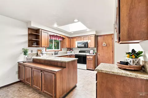 1237 E Cerramar Ct, Eagle, ID 83616 photo 4