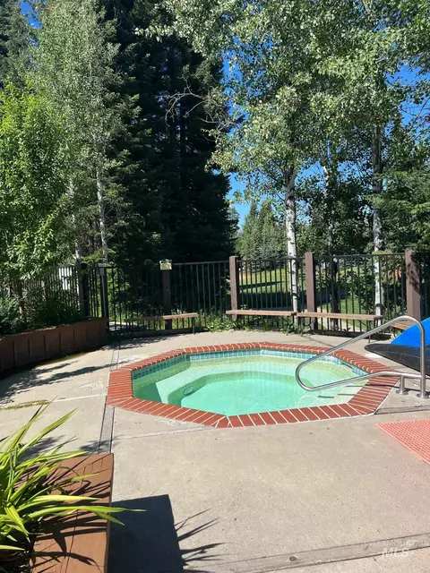 321 Mountain Cove Ct, Mccall, ID 83638 photo 39