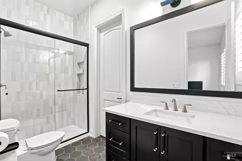 Bath - 7896 W Deerfawn Ln, Eagle, ID 83616 photo 7 of 8