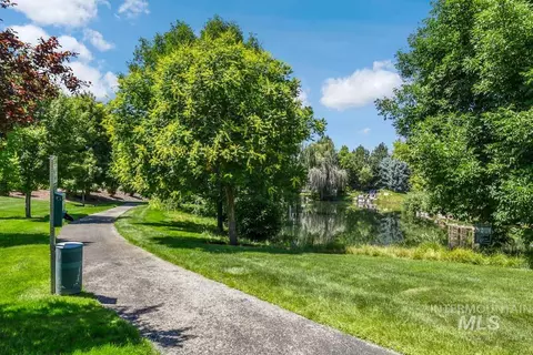 5176 W Denwick Dr, Eagle, ID 83616 photo 3