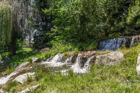 5176 W Denwick Dr, Eagle, ID 83616 photo 6