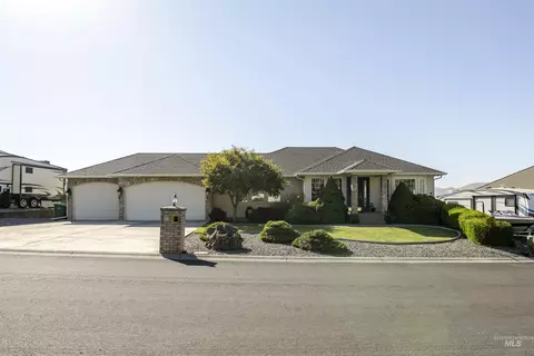 331 Reservoir Dr, Lewiston, ID 83501