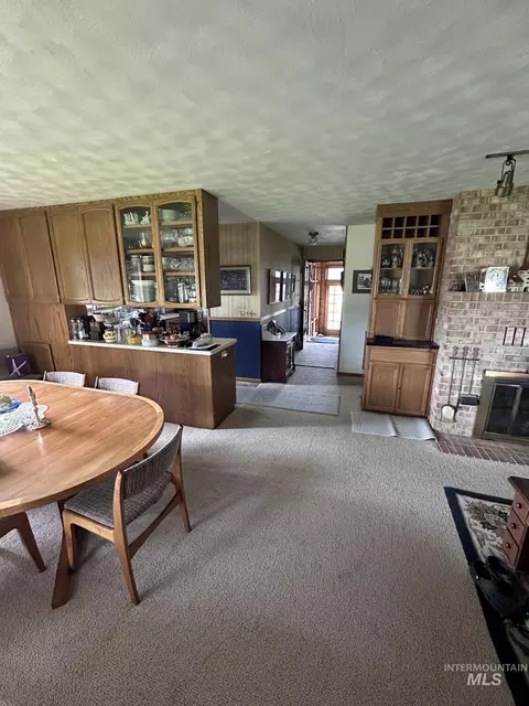 Dining - 22347 Upper Pleasant Ridge Rd, Caldwell, ID 83607 photo 2 of 2