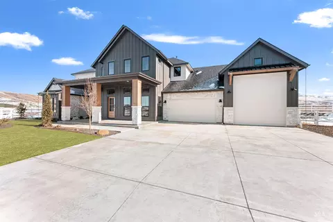 14501 N Woodpecker Ave, Hidden Springs, ID 83714