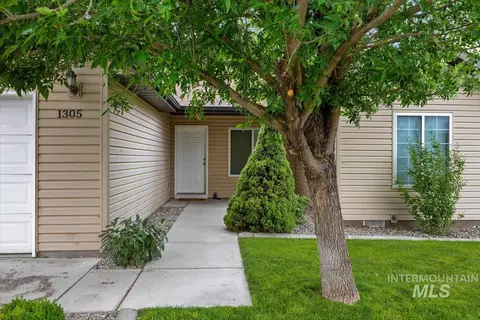 Exterior - 1305 Lauren Ln, Filer, ID 83328 photo 2 of 6